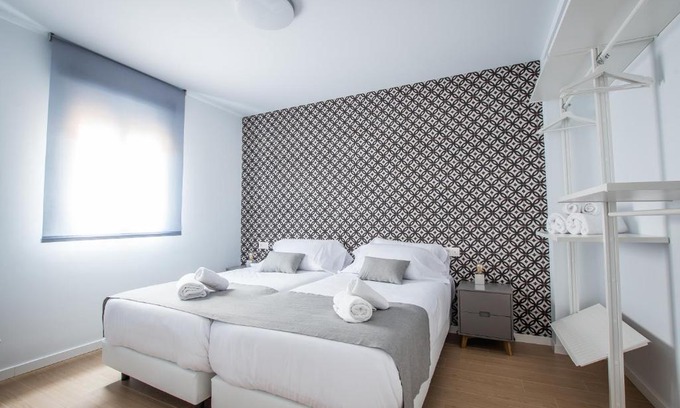 Figares Apartment | Ibericabeds Granada