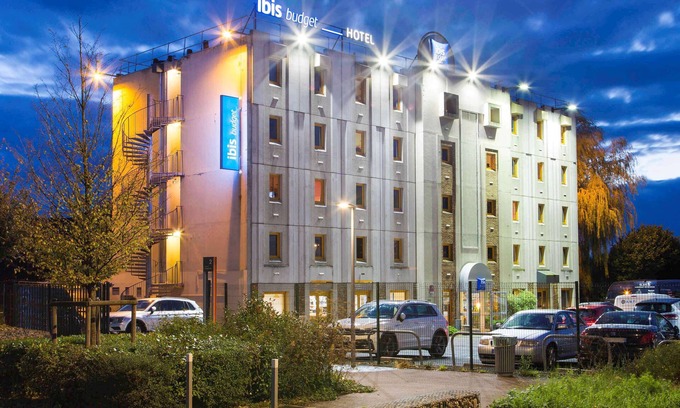 Chilly-Mazarin Hotel | ibis budget Chilly Mazarin Les Champarts