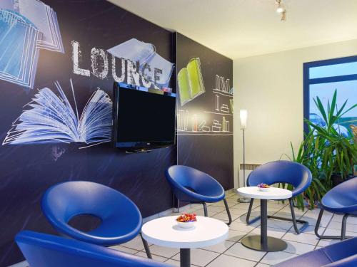 Chilly-Mazarin Hotel | ibis budget Chilly-Mazarin Les Champarts