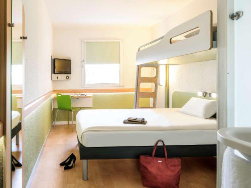 Istres Hotel | ibis budget Istres Trigance