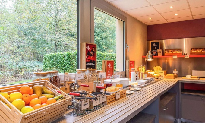 Jouy-en-Josas Hotel | Ibis Jouy en Josas Velizy