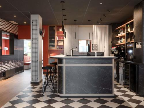 Rueil-Malmaison Hotel | ibis Rueil-Malmaison Centre