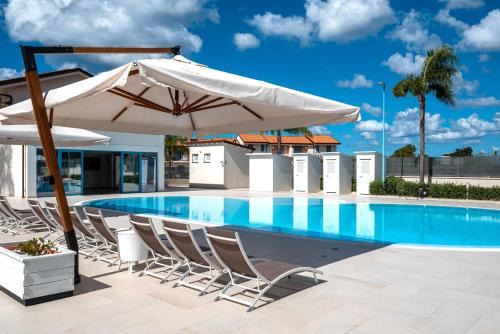 Sant'Agata di Militello Apartment | Icaro Apartments with a beautiful pool