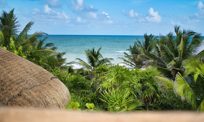 Zona Hotelera Villa | Iconic Beach Villa with 3BR & Ocean View Rooftop