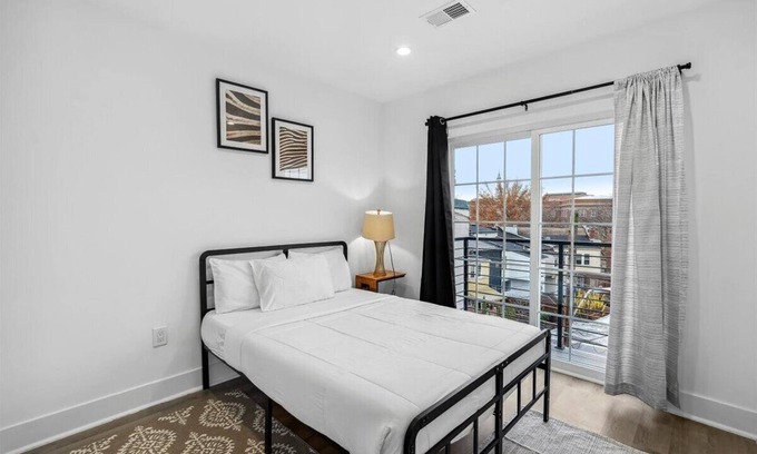 Petworth Bed & Breakfast | Iconic DC Unit | Stunning Views | Graceful Balcony