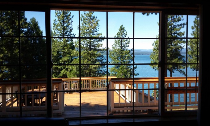 East Shore House | Iconic Lake House with Panoramic Water Views & Semi-Private Beach