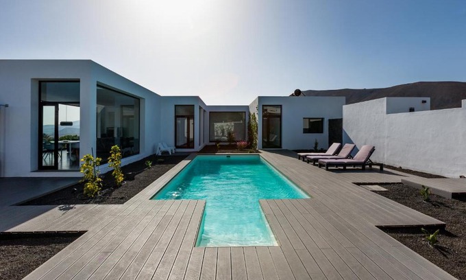 Conil Villa | ICONIC VILLA LANZAROTE