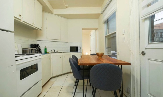 Latin Quarter Apartment | Ideal 4BR Property in Downtown Montreal