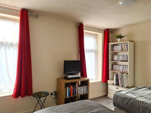 Ashton-under-Lyne Apartment | Ideal Apartment close to the Hustle and Bustle,Town Centre
