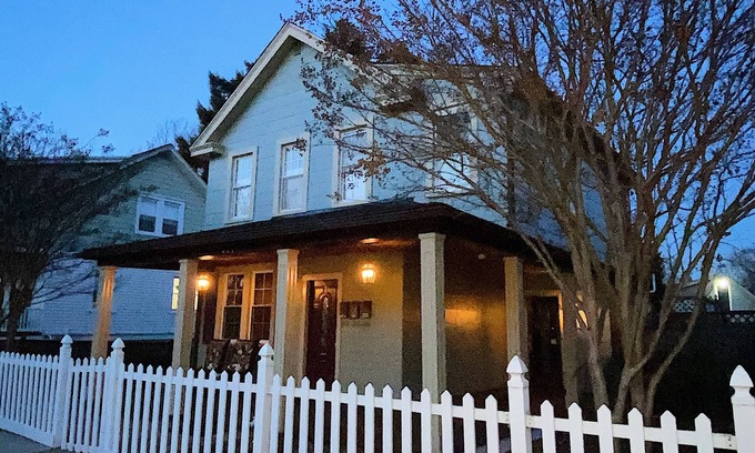 Eastport Apartment | Ideal Eastport/Annapolis Location
