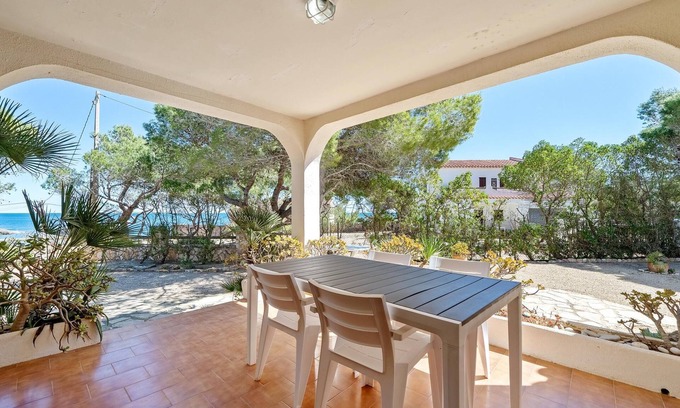 Costa Dorada Villa | Ideal holidays facing the sea in Port de l'Estany