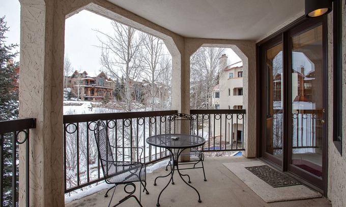 Steamboat Springs Condo | Ideal home for family or couples w/large pool & hot tub - slopes nearby