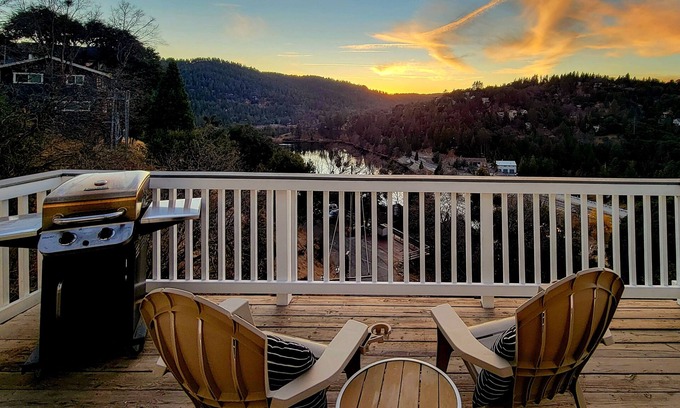Crestline House | Ideal lakeview getaway with furnished deck, gas grill, & full kitchen