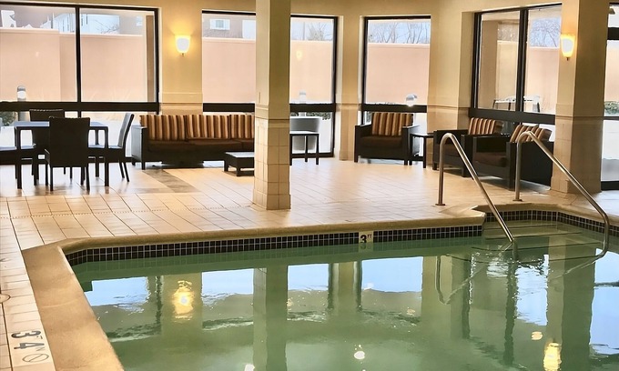 West Dundee House | Ideal Location! 4 Units Near Elgin History Museum, Pool, Offers FREE Parking!