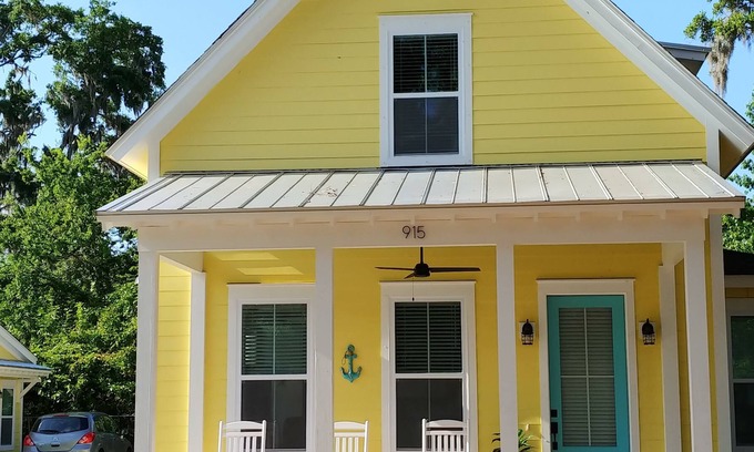 Port Royal House | Ideal Location for marine graduation or lowcountry getaway!