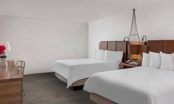 Islamorada Hotel | Ideal Mix of Comfort and Value! Onsite Pool, Free Parking, Pets Allowed