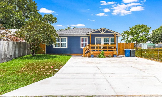 Flour Bluff House | Ideal Time