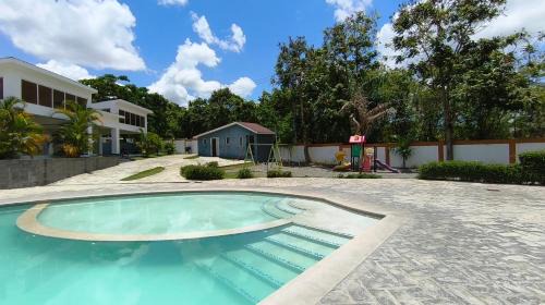 Yamasa Apartment | Ideal with a Jacuzzi, pool