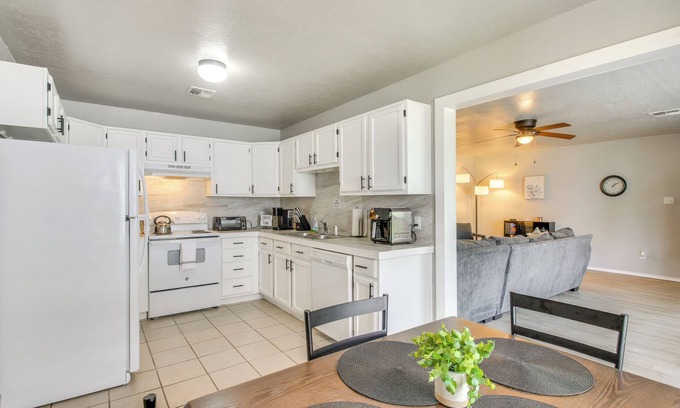 Lawton House | Ideally Located Lawton Retreat: 4 Mi to Fort Sill!