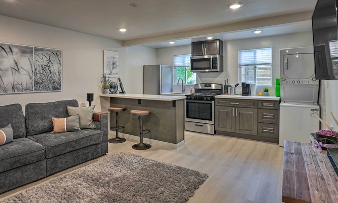 Dimond House | Ideally Located Oakland Home w/Private Yard!