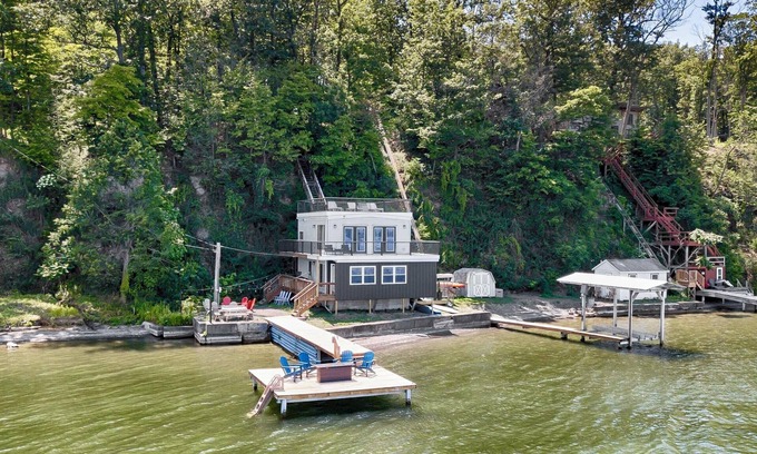 Ovid Cottage | Idle Hour: "Stunning Panoramic Views of Cayuga Lake!"