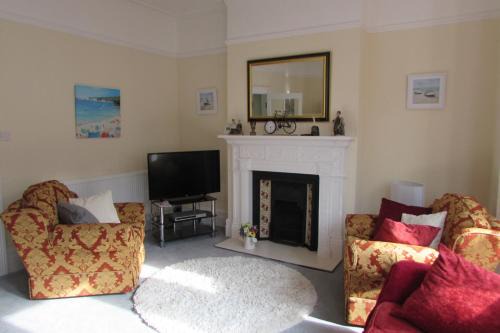 Bexhill-on-Sea Apartment | Idyllic Bexhill centre flat above pub