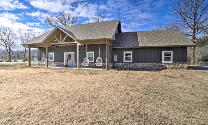 Cotter House | Idyllic Cotter Escape Steps to White River!