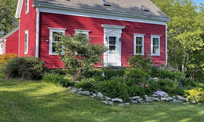 Edgecomb House | Idyllic Country Retreat - easy access to charming towns and beaches