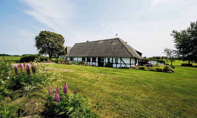 Bøjden Apartment | Idyllic farmhouse 600 m from the Little Belt