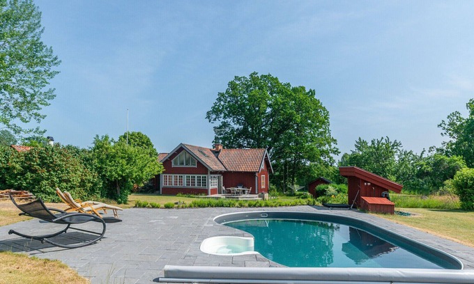 Sodertalje Municipality House | Idyllic house in Mölnbo with heated pool near Gnesta | SE13025