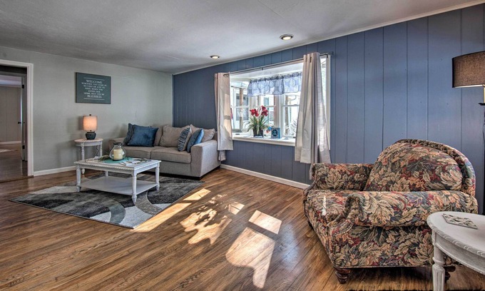 Wagontown House | Idyllic Manor Farm Cottage: 3 Mi to Chambers Lake!