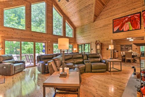 Maurertown House | Idyllic Mtn Retreat with Hot Tub Near Shenandoah NP!