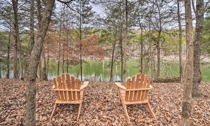 Golden Cabin | Idyllic Table Rock Lake Cabin w/Fire Pit!