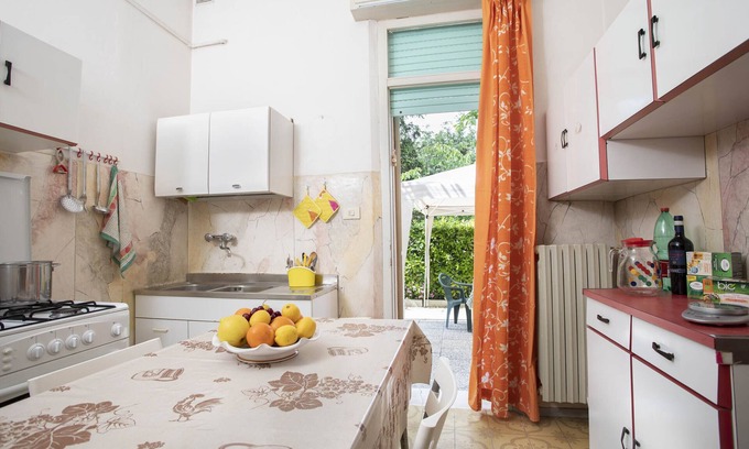 Bordonchio Apartment | Igea House by the Sea 26, a stone's throw from the beach