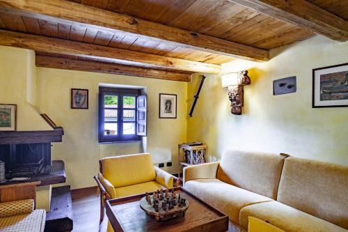 Maglietola House | Il guardiano del Castello