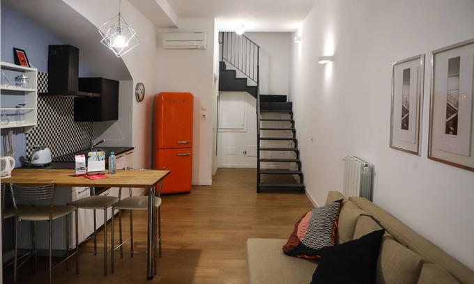 Naples City Centre Apartment | Il Loggiato - Appartamento Sole