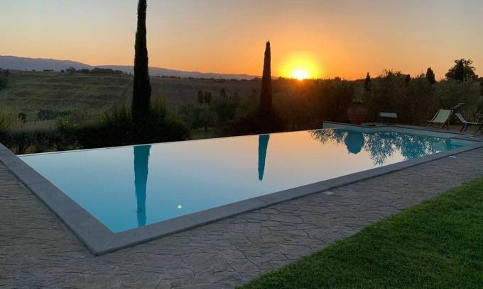 Ferretto House | Il Noce Peaceful Tuscan Haven with Pool and Views