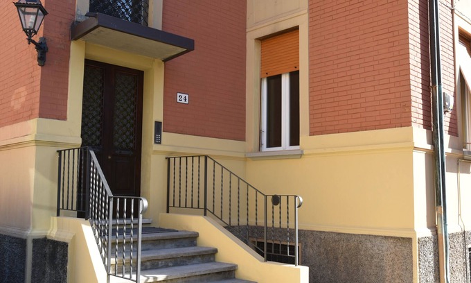 Saragozza-Porto House | IL VECCHIO NOCE apartment for tourist use with parking in the garden