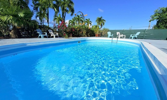 Sainte-Anne Hotel | ILET SOLEIL 2 5 minutes from the beach! Lovely terrace for lounging