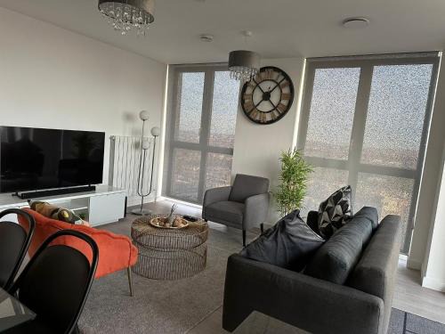 Canning Town Apartment | Immaculate 2-Bed Apartment in east London