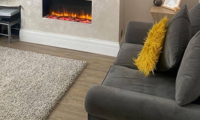 Droylsden House | Immaculate 2-Bed House in Manchester