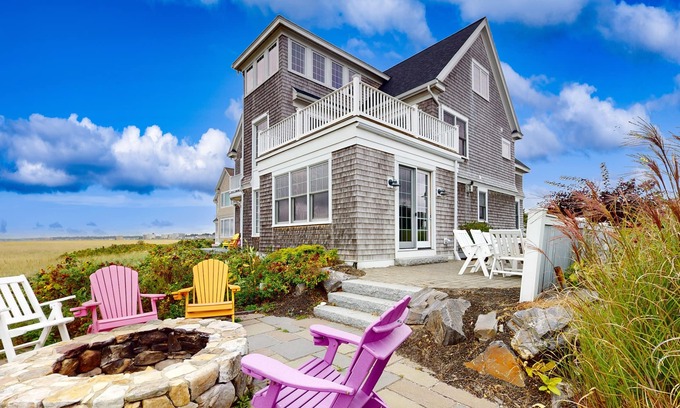 Pine Point House | Immaculate Beachfront Retreat with Chef’s Kitchen, Ocean Vistas & Firepit