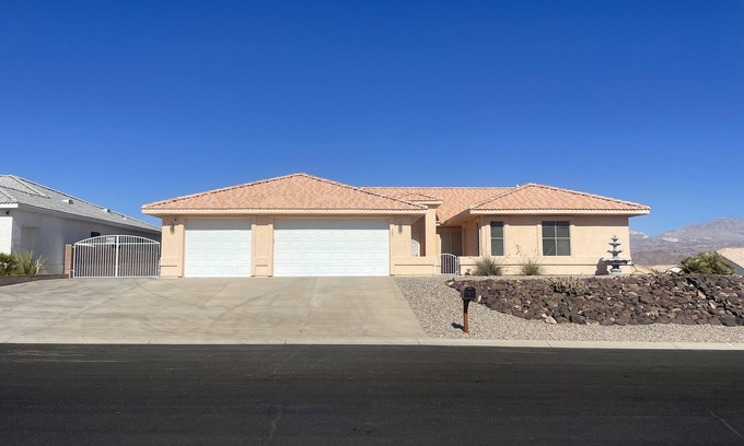 Sunridge Estates House | Immaculate home minutes from Laughlin & Lake Mohave