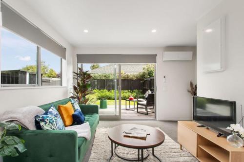 Addington Apartment | Immaculate Presentation, Carpark