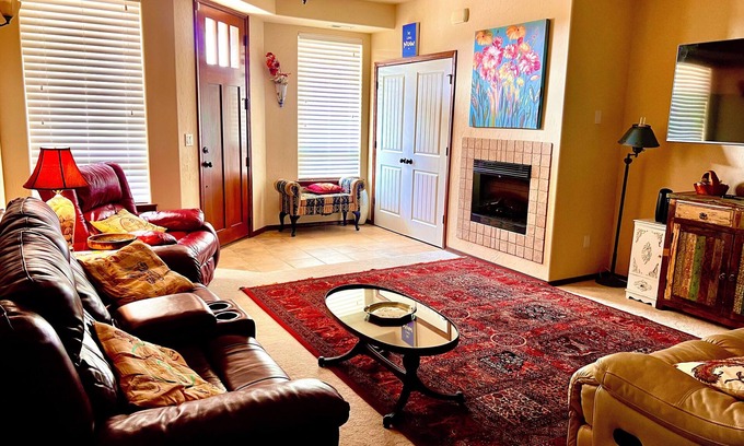 Coeur d'Alene Condo | Immaculate w/all you need. Min 14 days. CDA 6 miles. Book directly with host.n