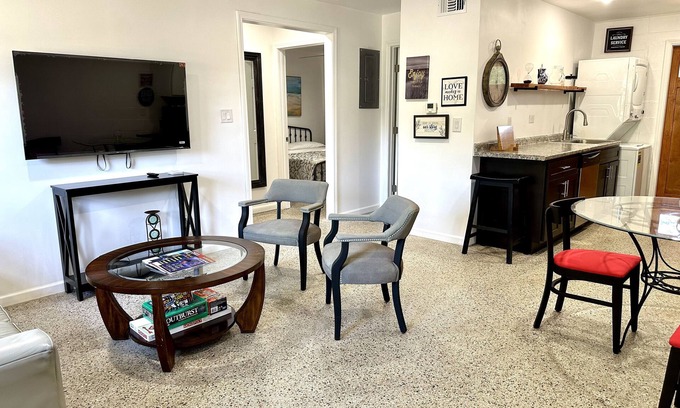 Griffin Heights House | Immaculately Remodeled Home Close to FSU and Downtown Area!
