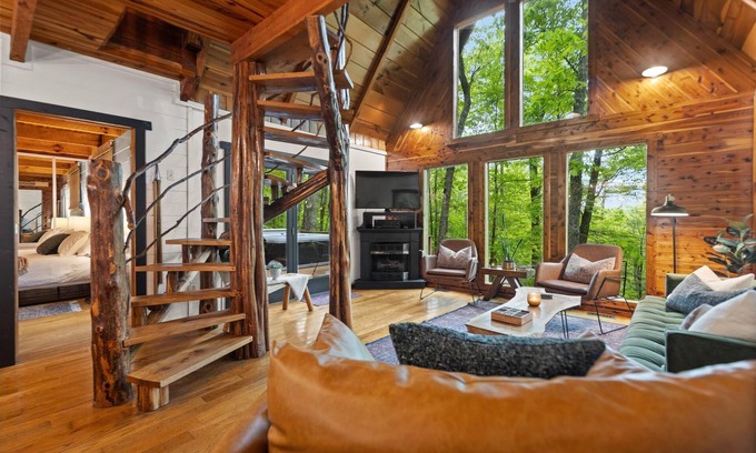 Stanton Cabin | Immerse Yourself into the Wilderness of Kentucky!