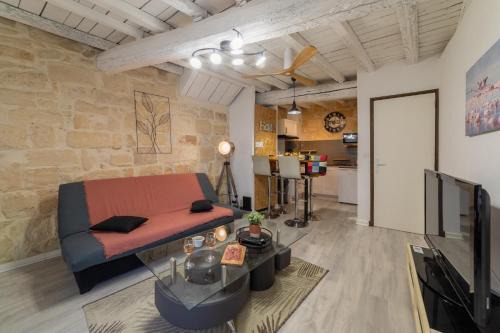 Saint-Gilles Apartment | Immeuble 3 Apparts Centre historique St Gilles MaisoncarreeConciergerie