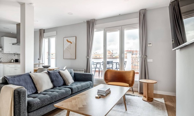 Guindalera Apartment | Immpecable Salamanca 3BR w/terrace, by Blueground