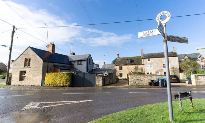 Milton-under-Wychwood Apartment | Impeccable 2-Bed Apartment in Chipping Norton
